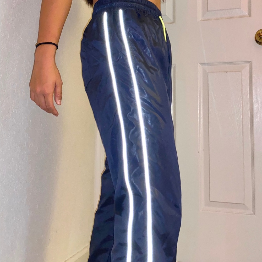 Reflective windbreaker pants
